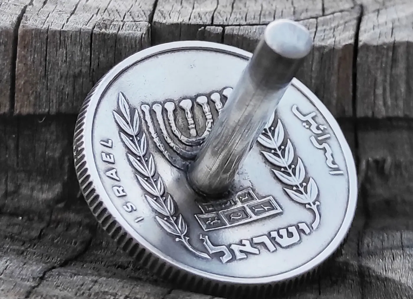 סביבונים מיוחדים עשויים בעבודת יד ממטבעות