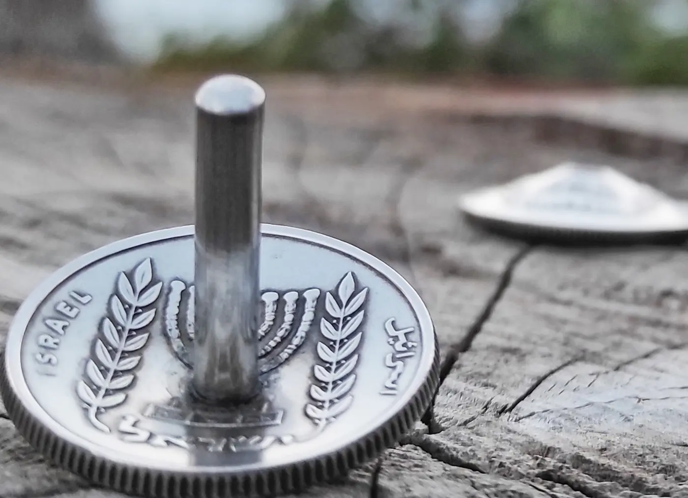 סביבונים מיוחדים עשויים בעבודת יד ממטבעות