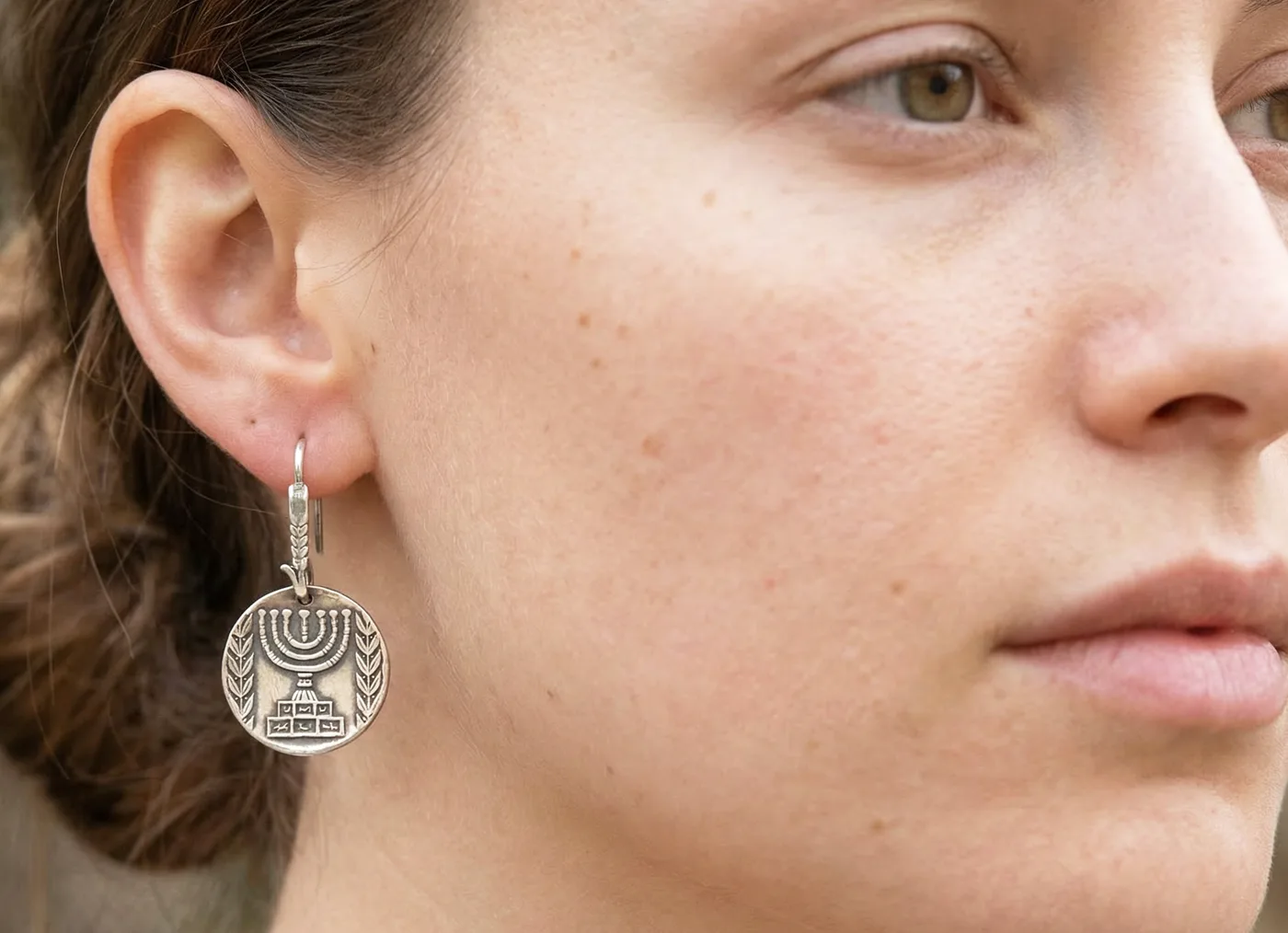 עגילים ממטבע מנורה - שנות ה 60