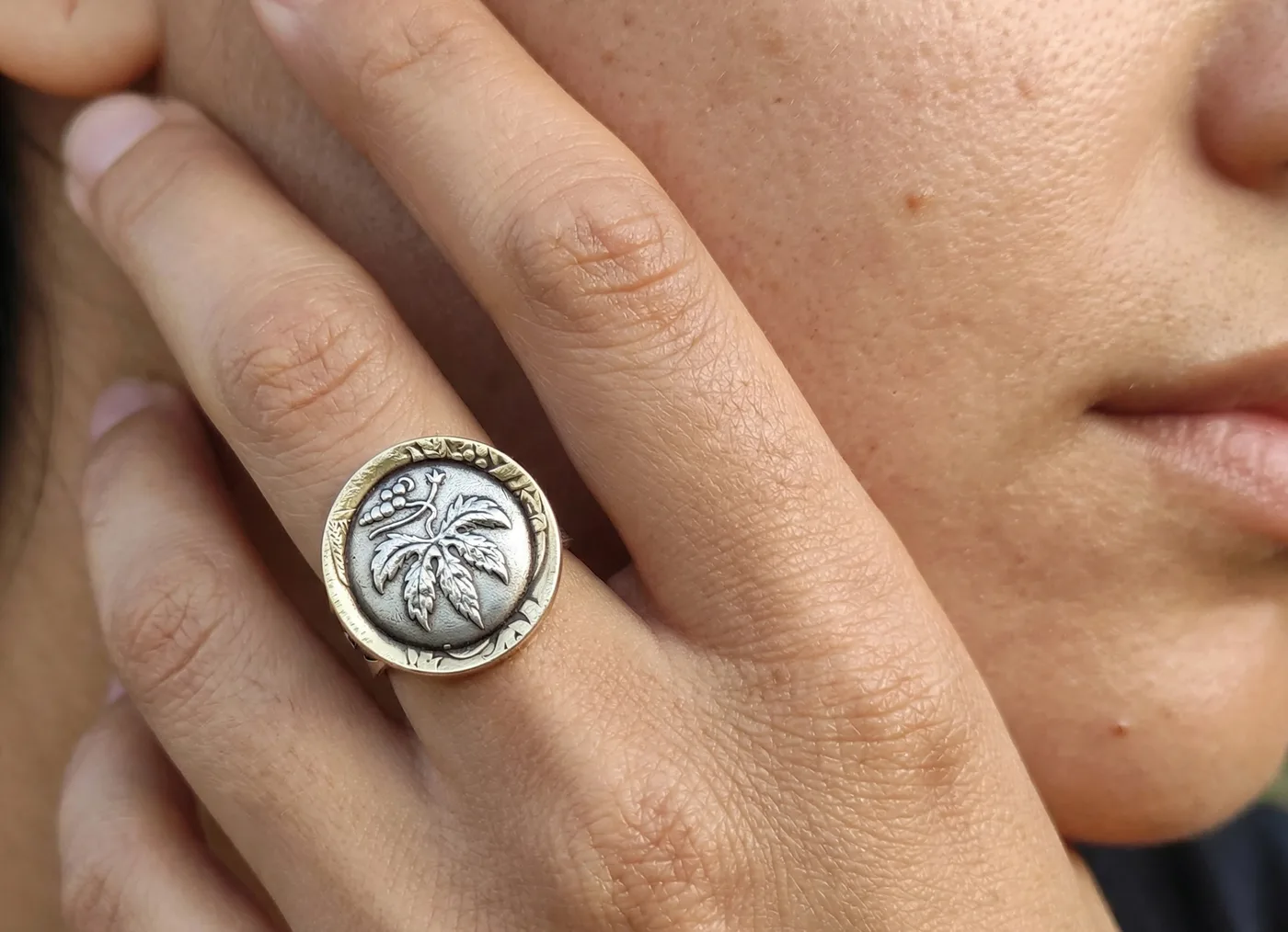 טבעת גפן, 50 פרוטה שנת 1949 - עשויה מ-3 מטבעות שונים