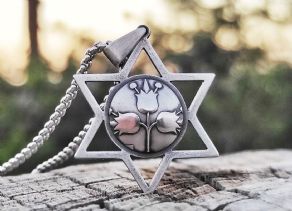 תליון מגן דוד מכסף בשילוב   לירה רימונים, שנות 70